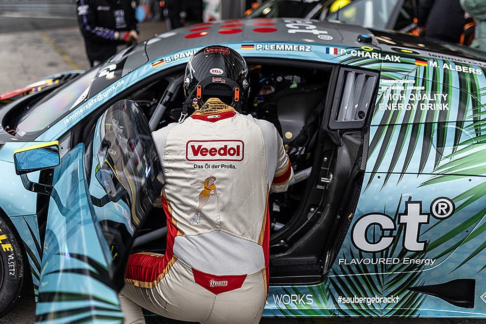 Teamwork beim Einsteigen