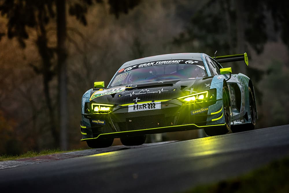 Audi R8 GT3 2 Räder in der Luft